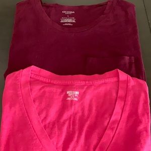 Vneck and crew neck tees